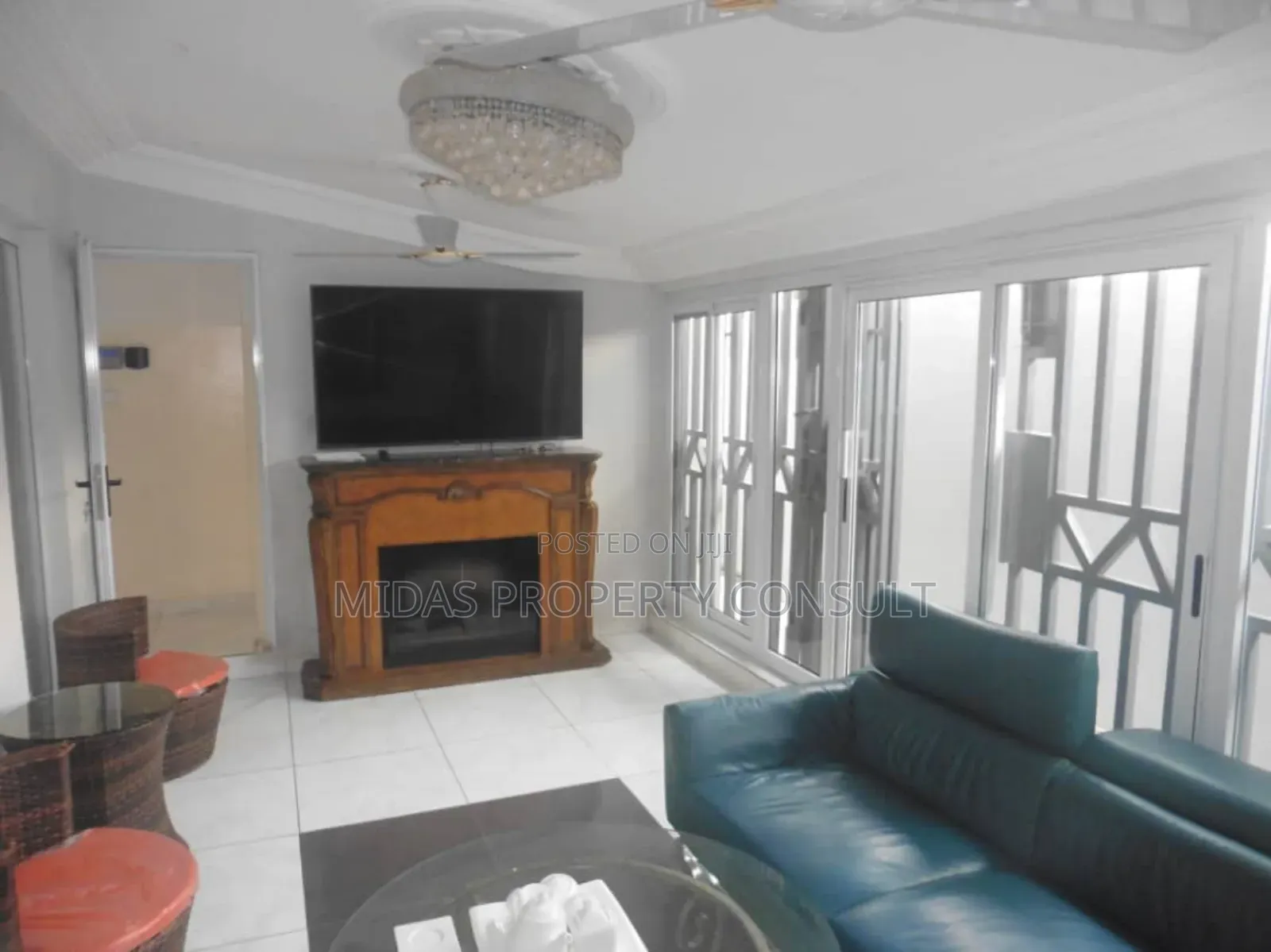 6bdrm House in East Airport for sale