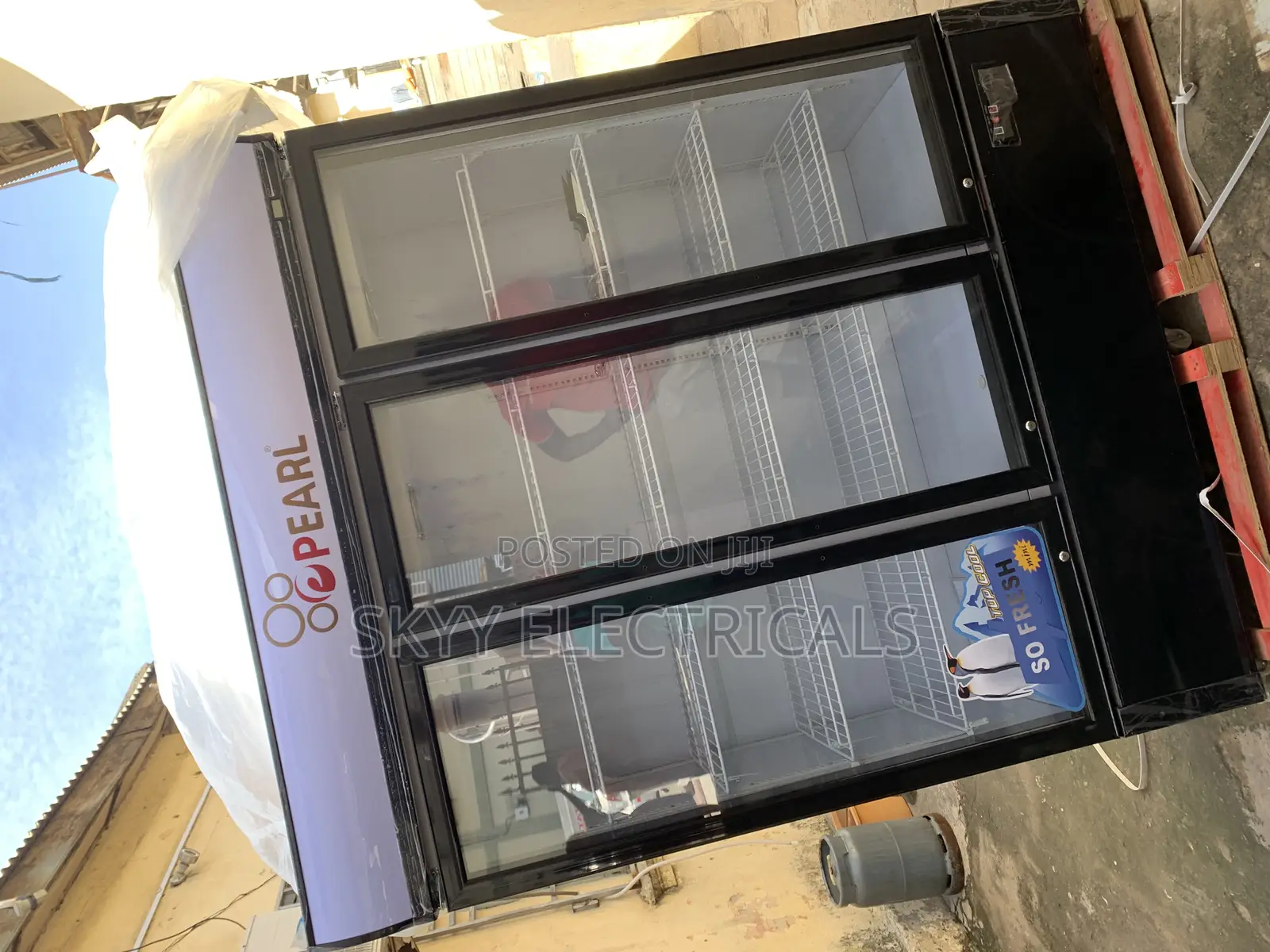 Quality Pearl 3doors Display Fridge