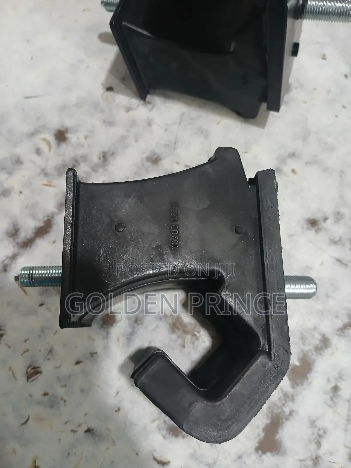 Navara Engine Seat (1pc)