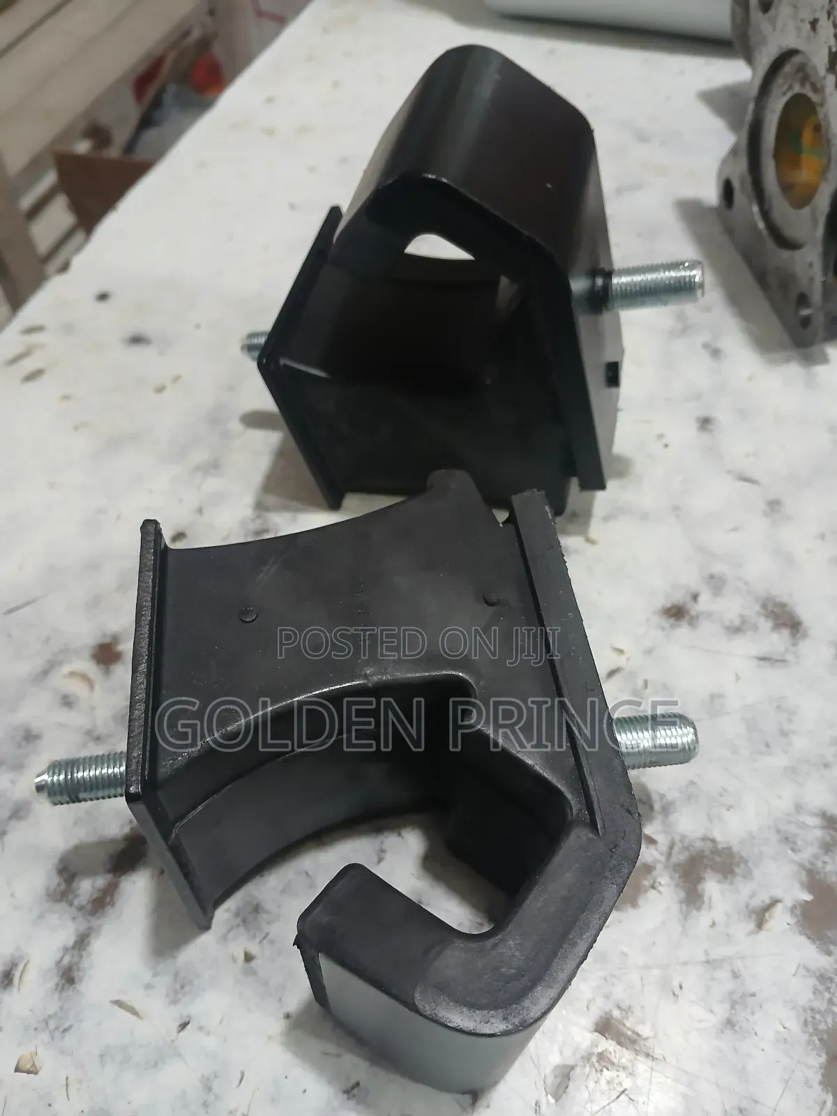 Navara Engine Seat (1pc)