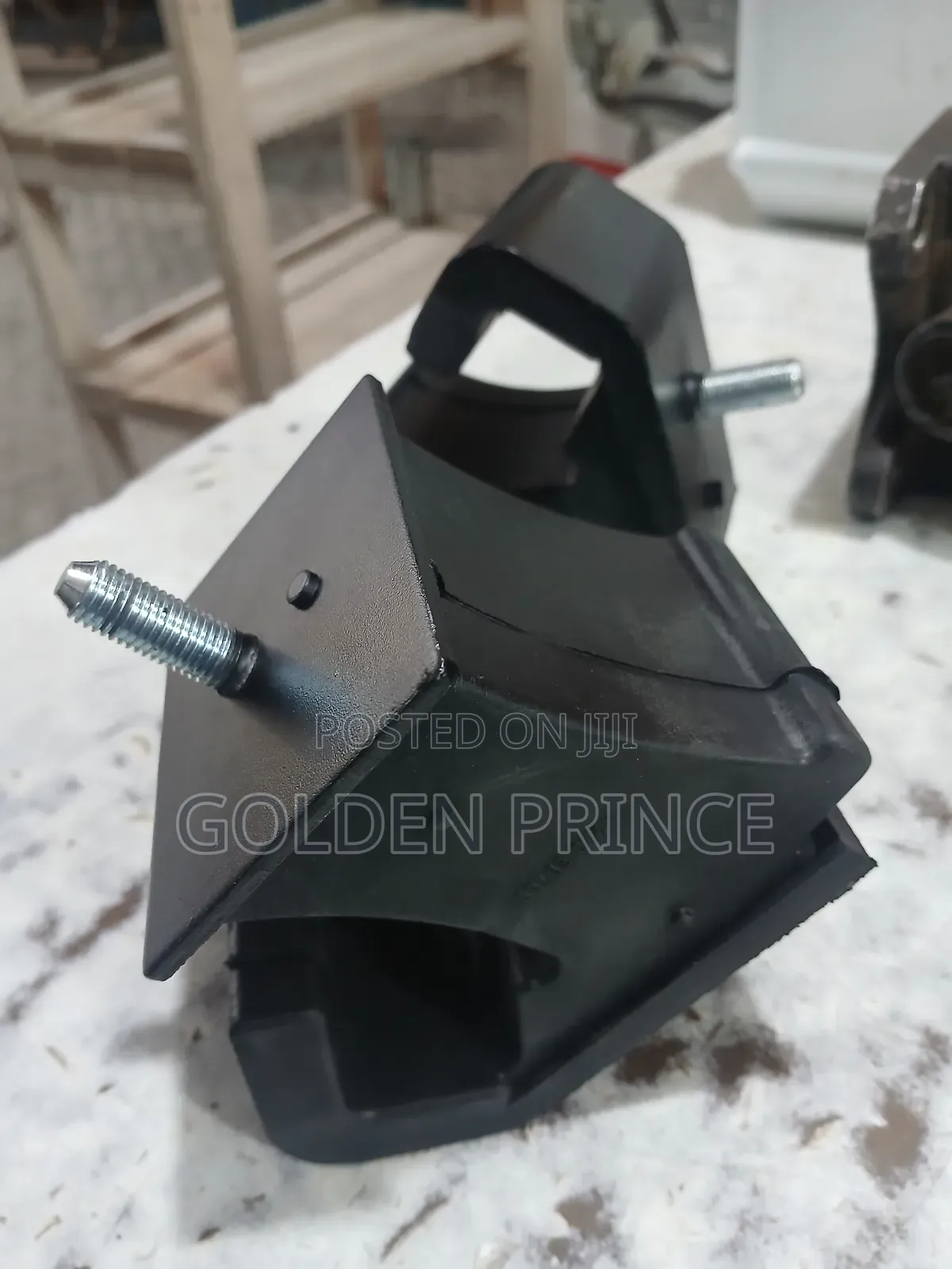 Navara Engine Seat (1pc)