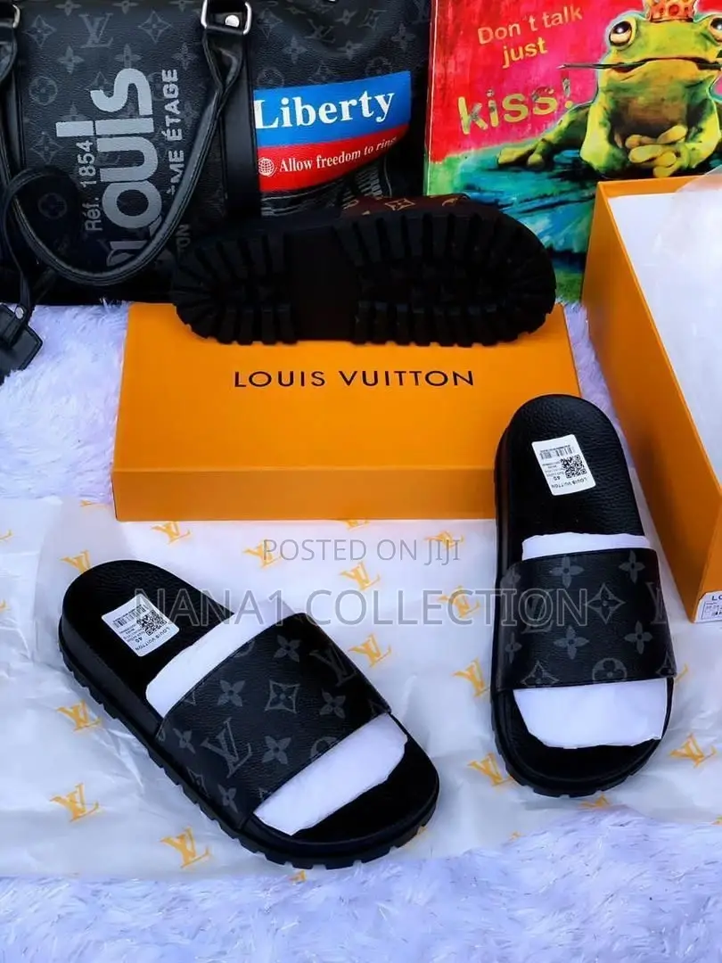 Unisex Louis Vuitton Slides