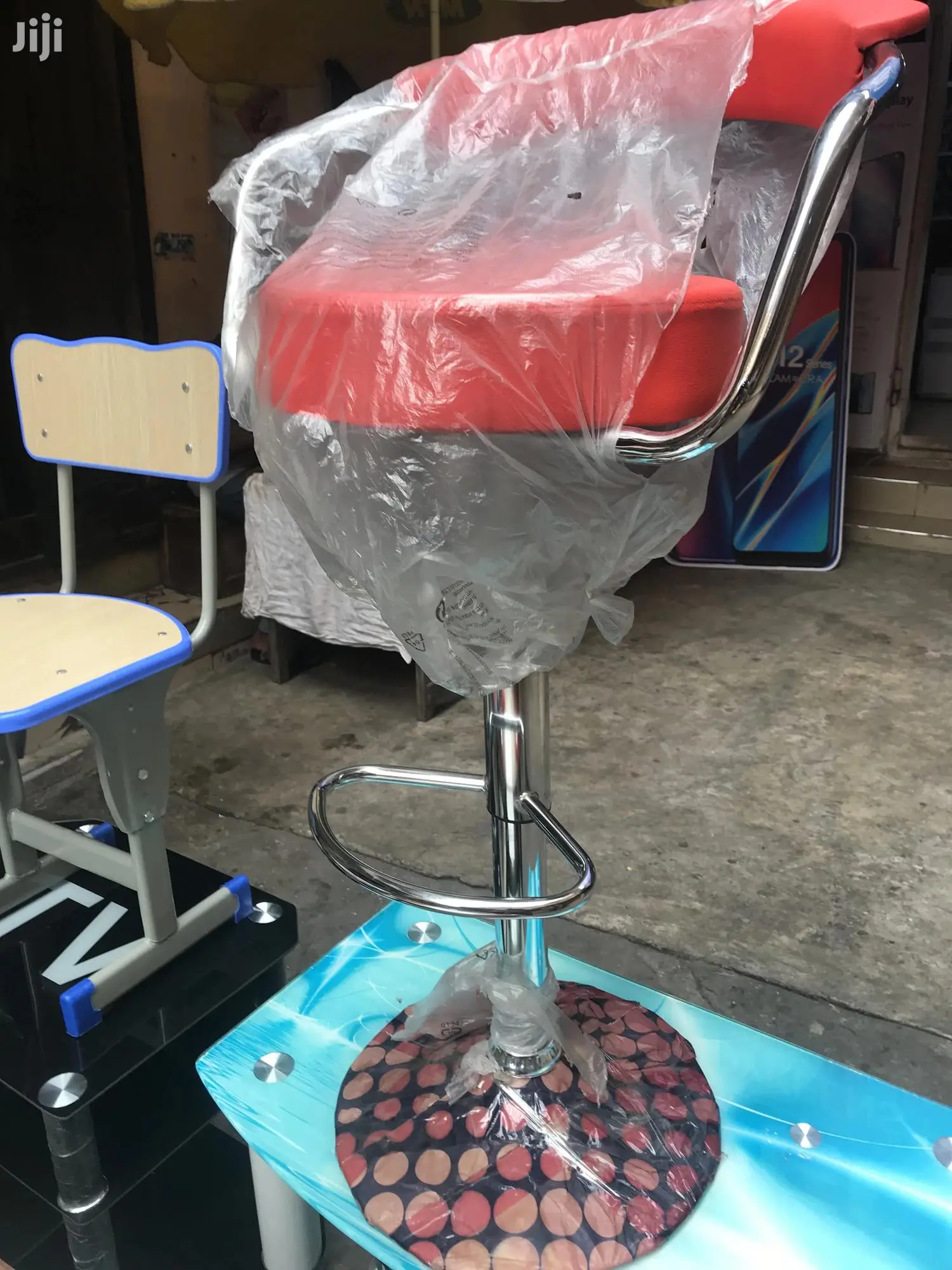 Barber Saloon / Bar Chair/ Studio Chairs
