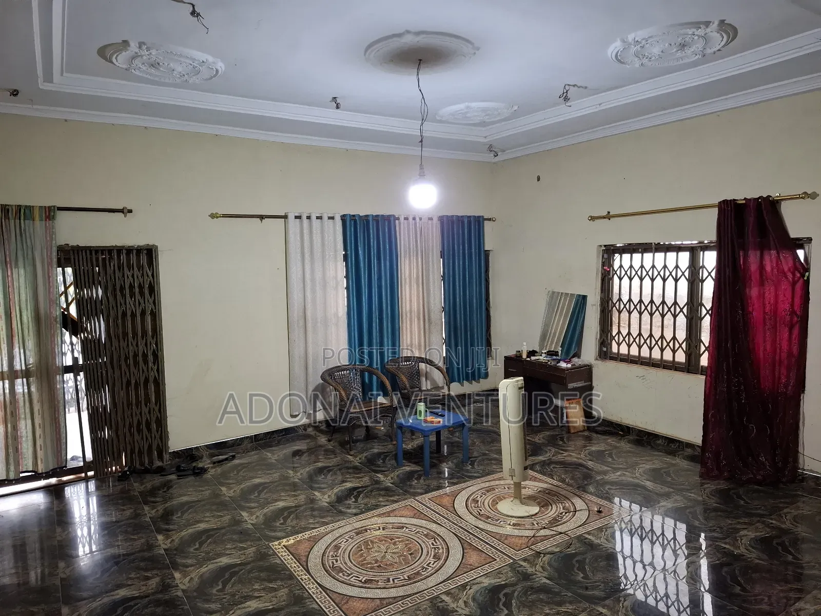 5bdrm House in Atasomanso, Kumasi Metropolitan for sale