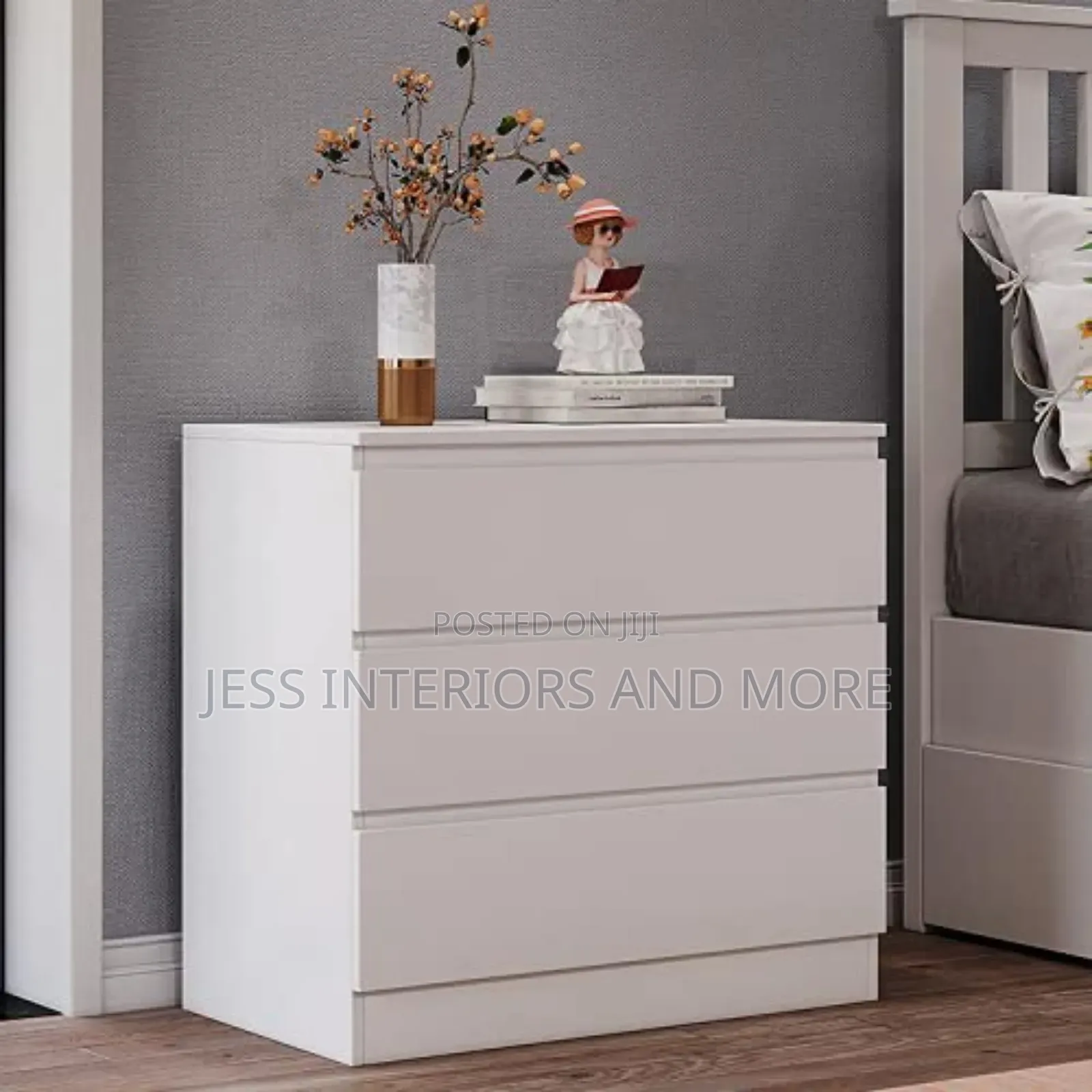 Dresser -Chest of 3 Drawers (White)