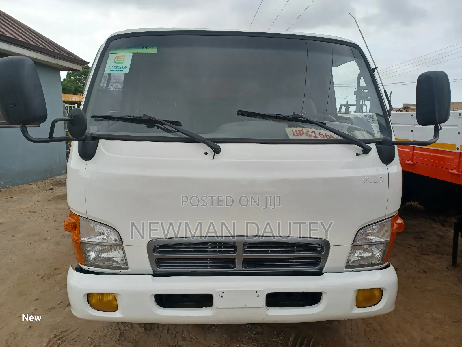 Hyundai Mighty White 2.5