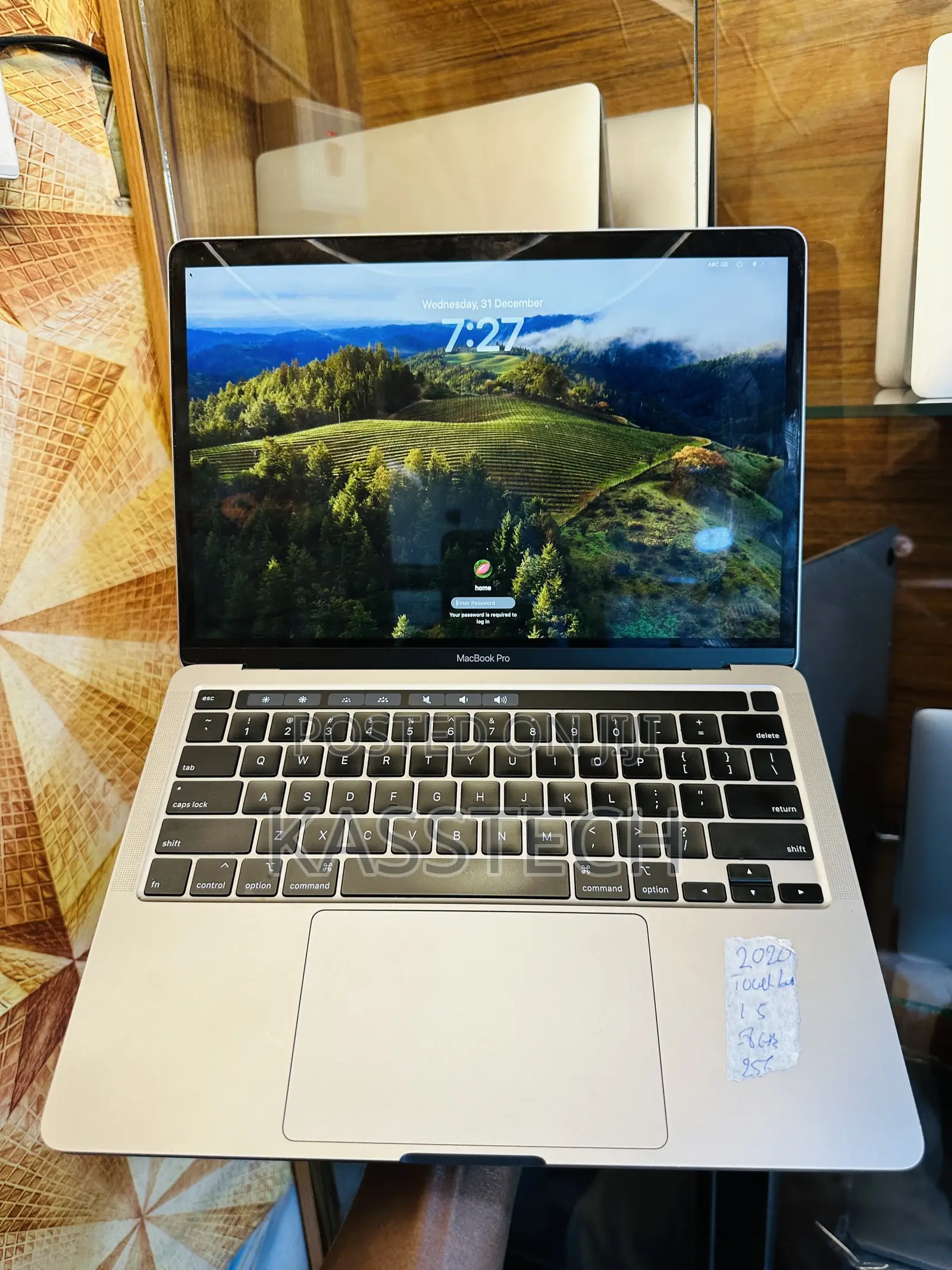 Laptop Apple MacBook Pro 2020 8GB Intel Core I5 SSD 256GB
