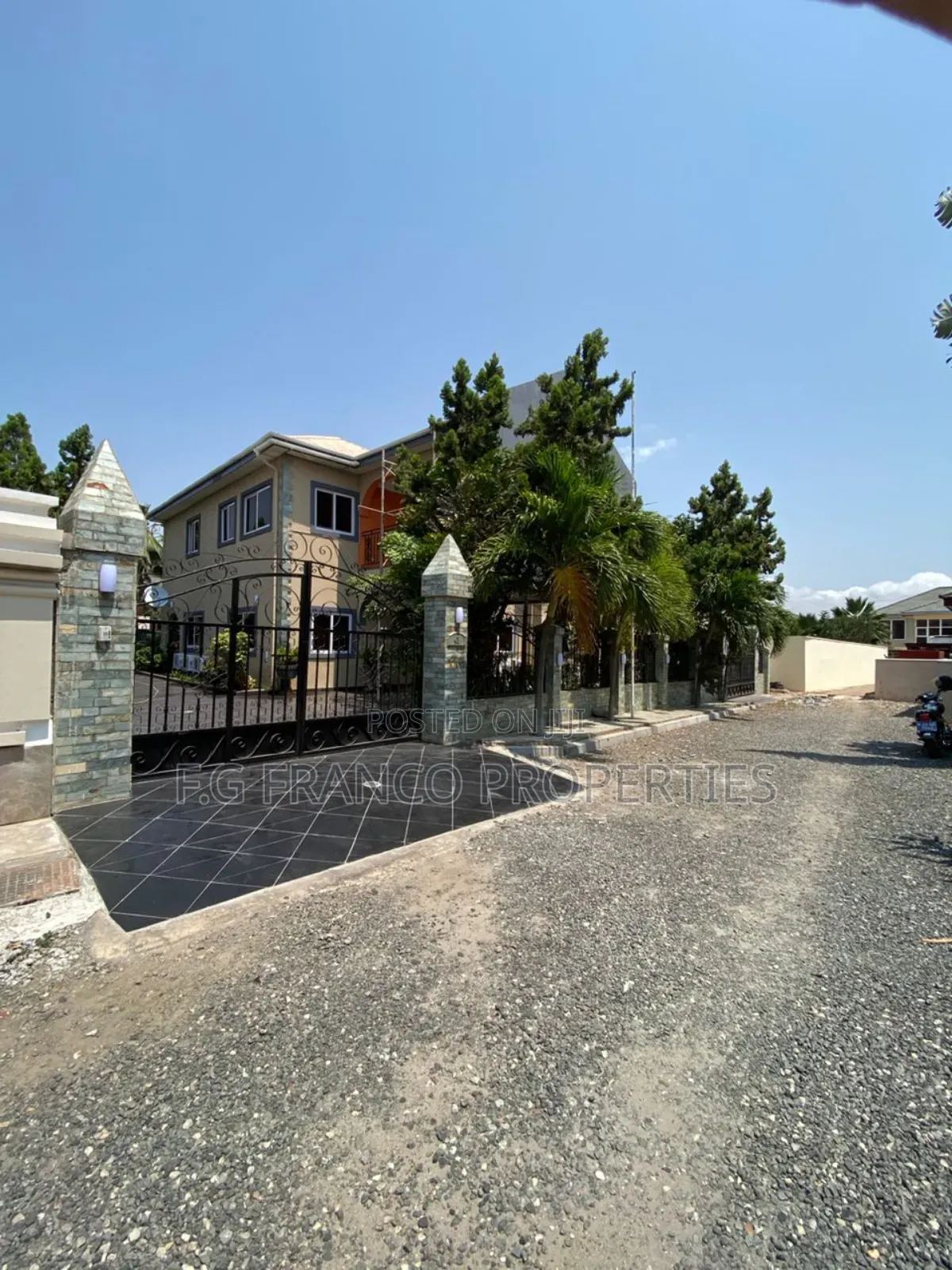 5bdrm House in Kg Franco Properties, Cantonments for sale