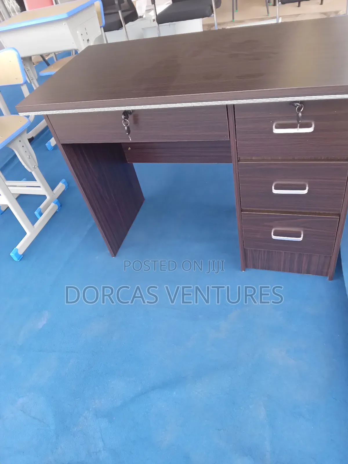 Bingo's Desk for Office