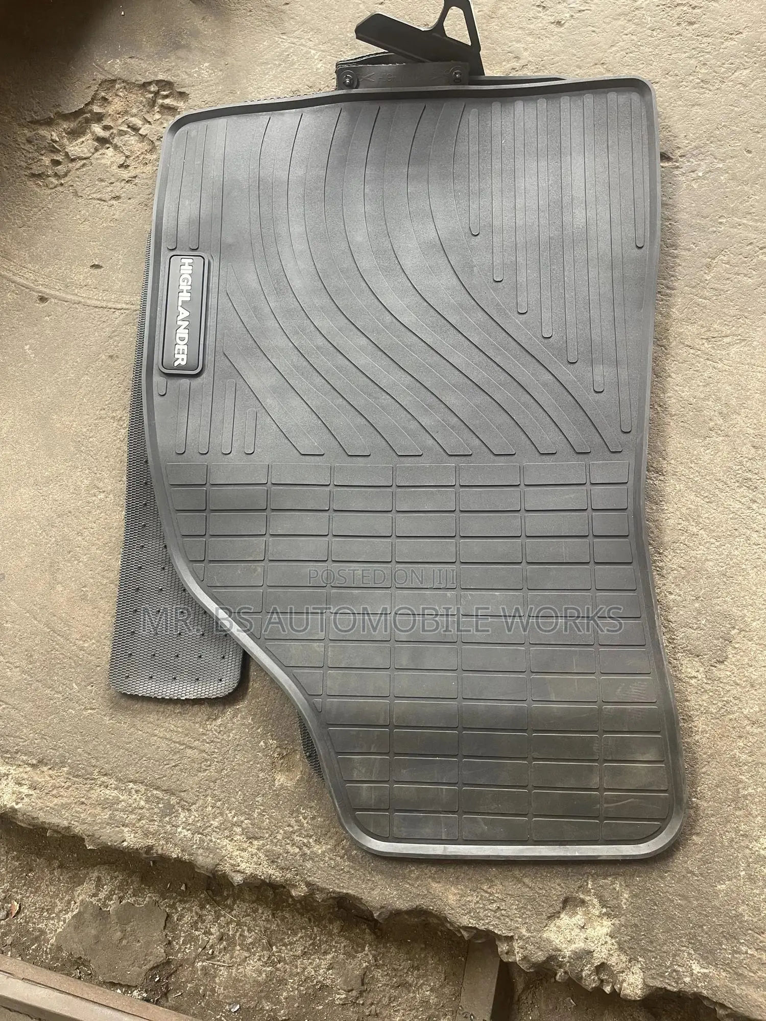 Toyota Highlander Floor Mats (Carpet)