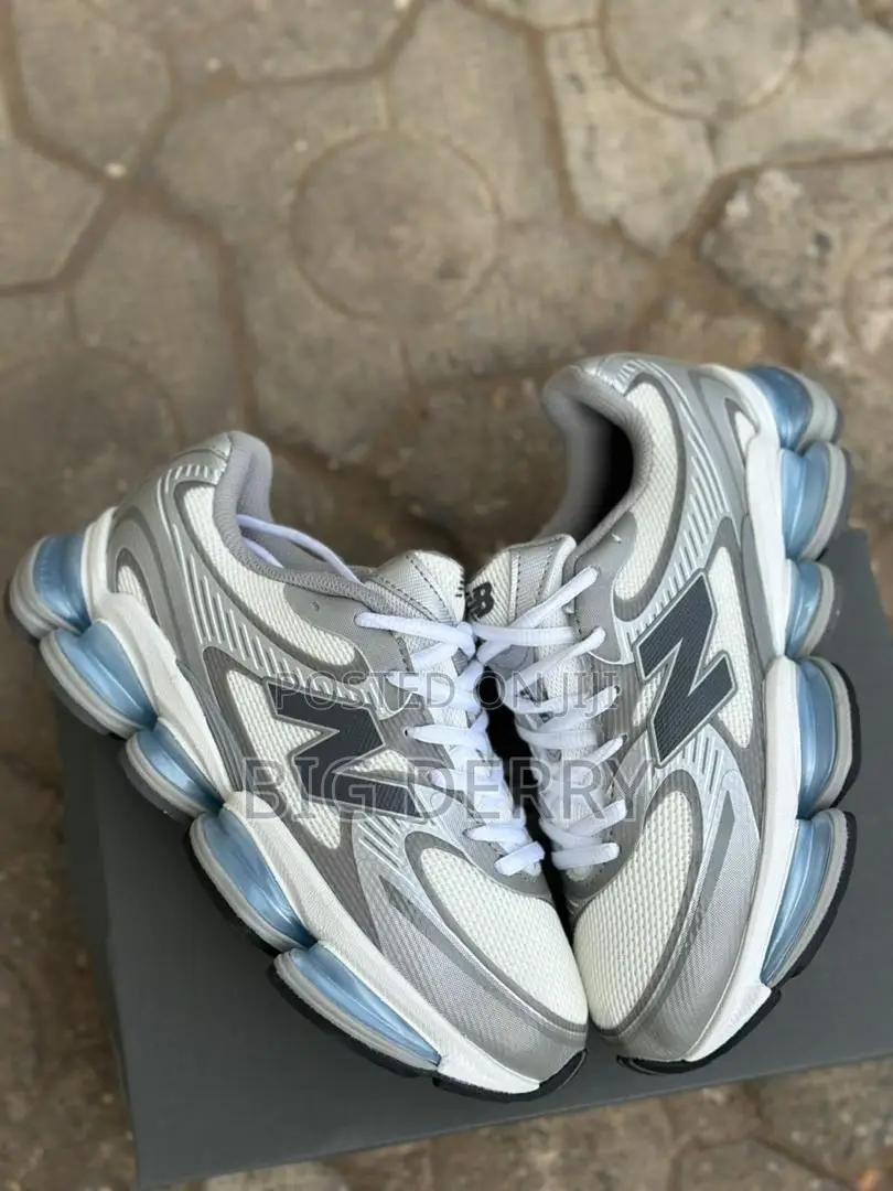 New Balance 2000