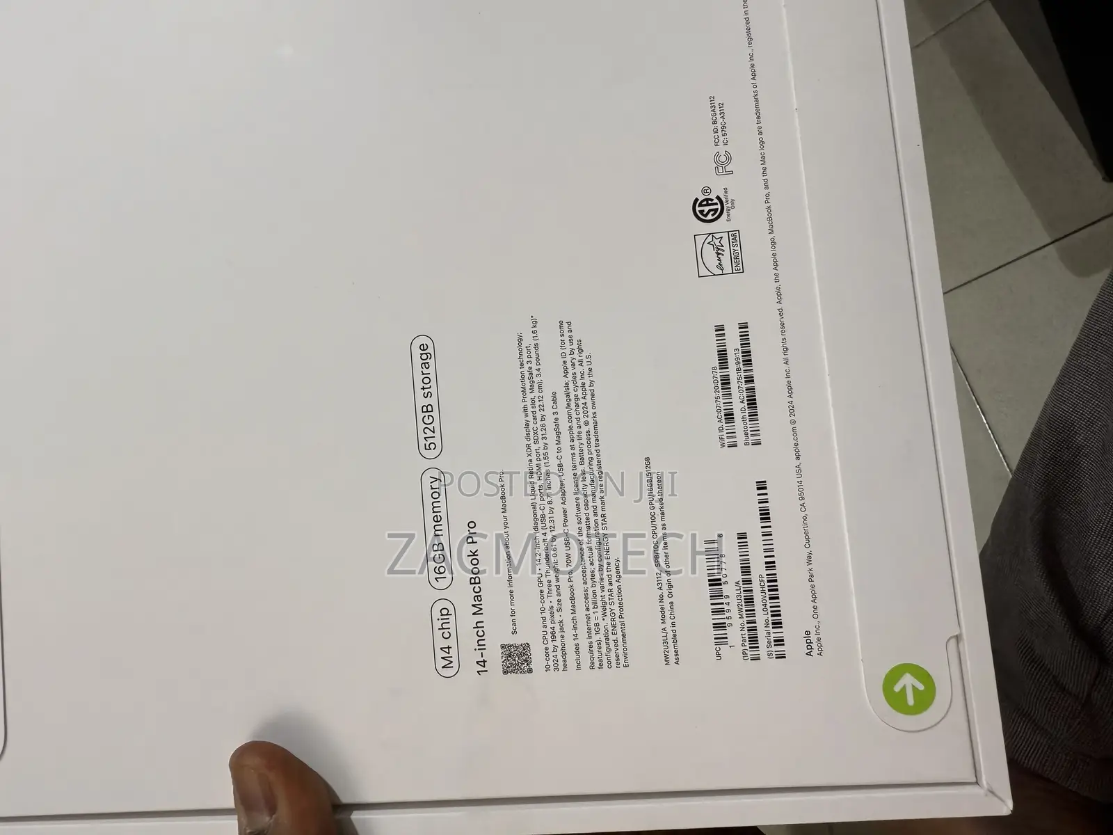 New Laptop Apple MacBook Pro 2024 M4 14-Inch 16GB Apple M4 SSD 512GB