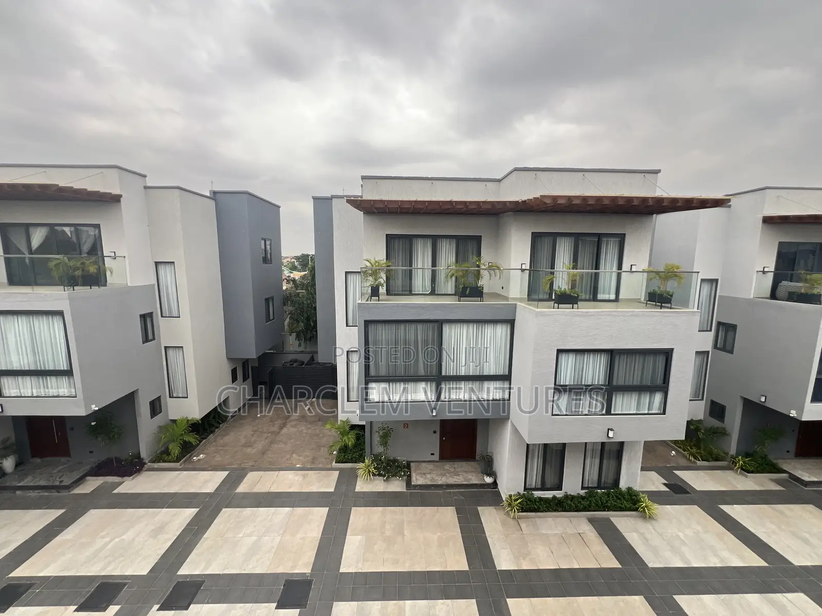 Furnished 4bdrm Townhouse / Terrace in Charclem Ventures, Roman Ridge
