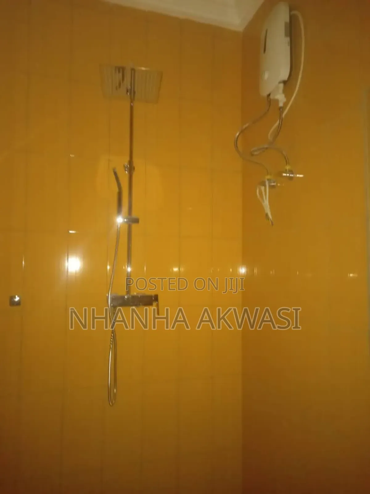 6bdrm House in Community 11, Tema Metropolitan for rent