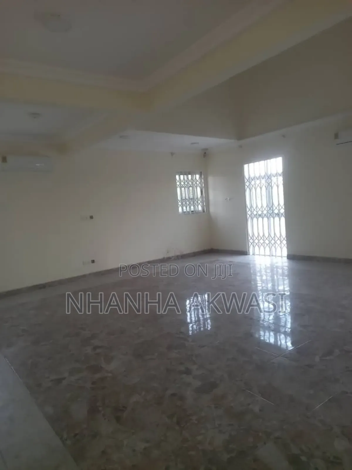 6bdrm House in Community 11, Tema Metropolitan for rent
