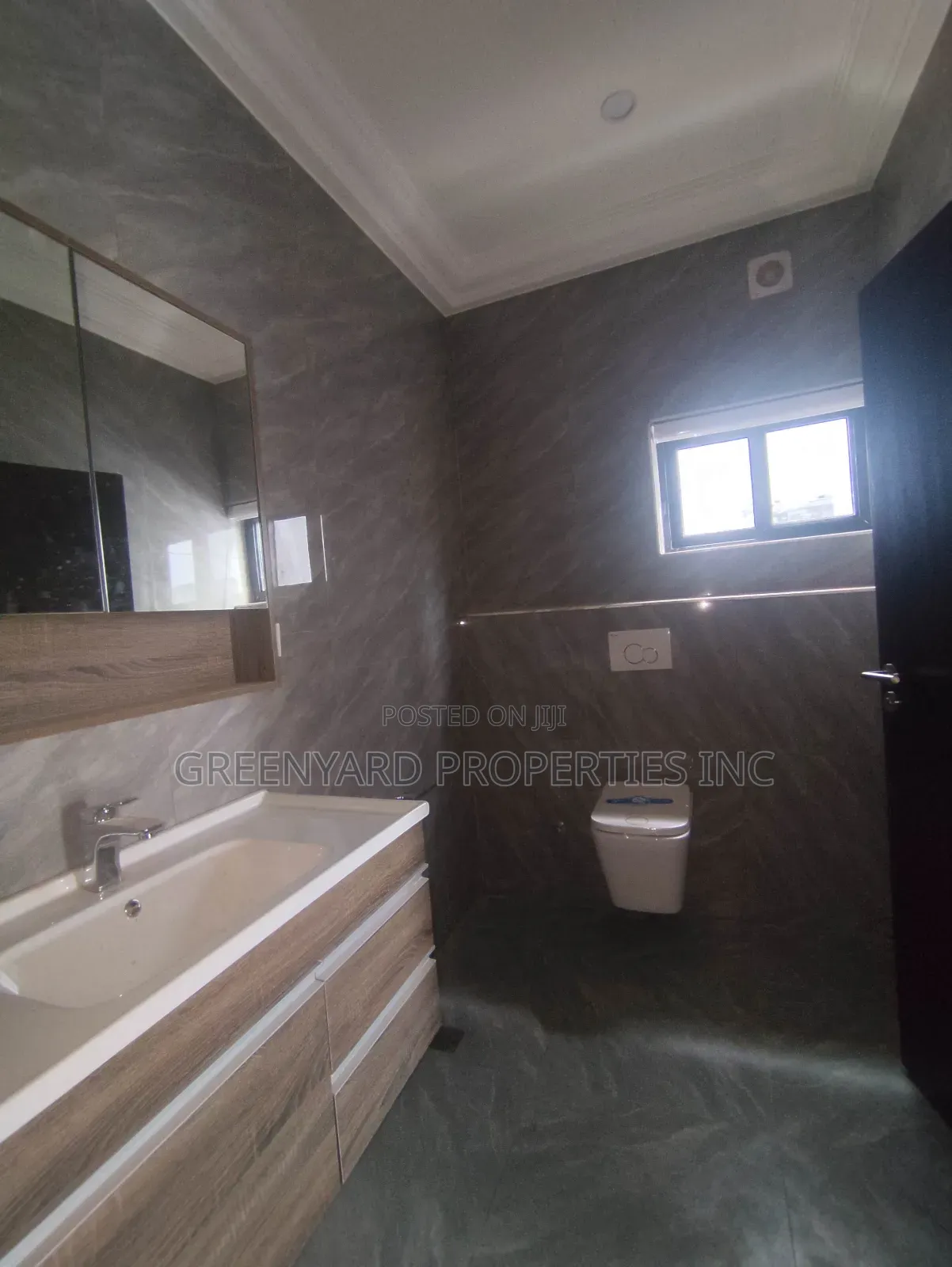 5bdrm Mansion in Trasacco, Adjiriganor for sale