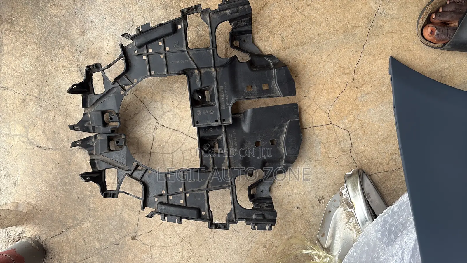 Mercedes Benz C300 Exhaust Moulding Available