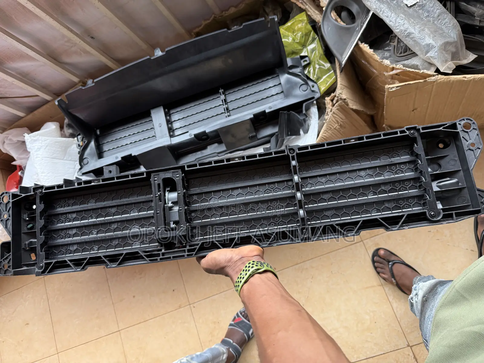 CRV 2017-2022 Shutter Grille Lower