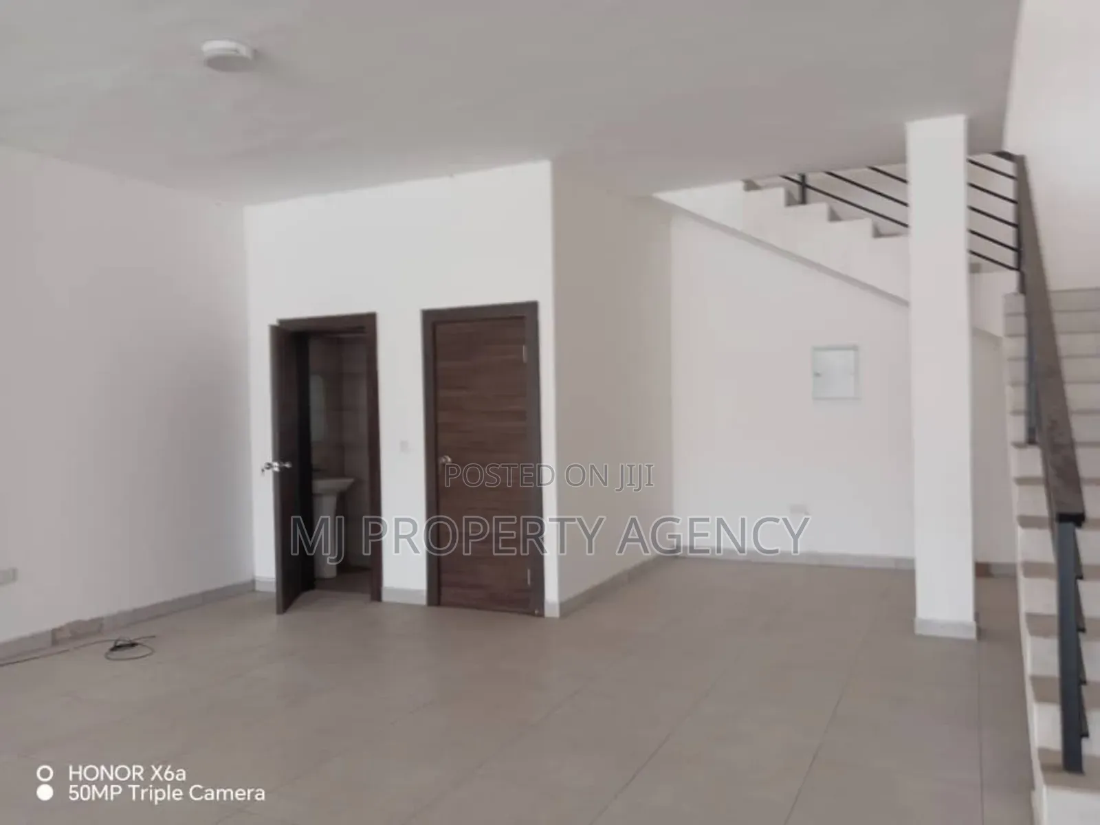 720 SQM Warehouse at Spintex Road