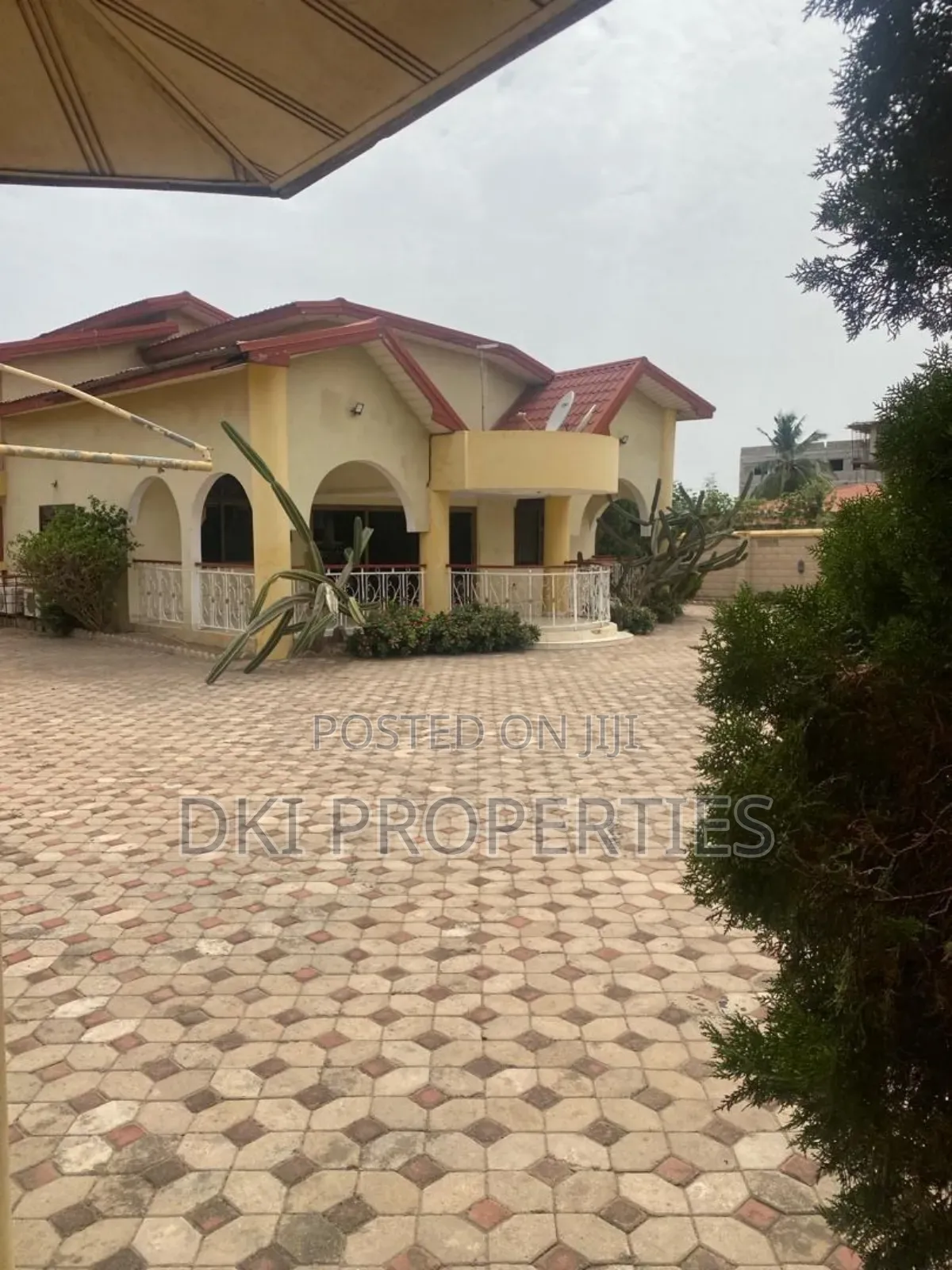 6bdrm House in Dki Properties, East Legon for sale