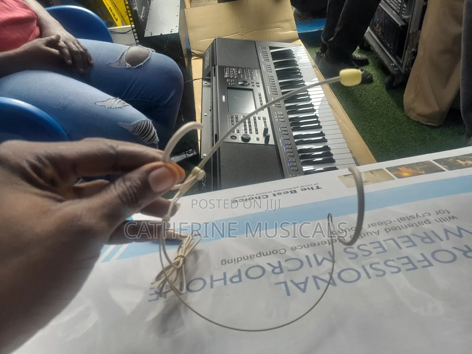 Wireless 2 in 1 Microphone ( Lapel)