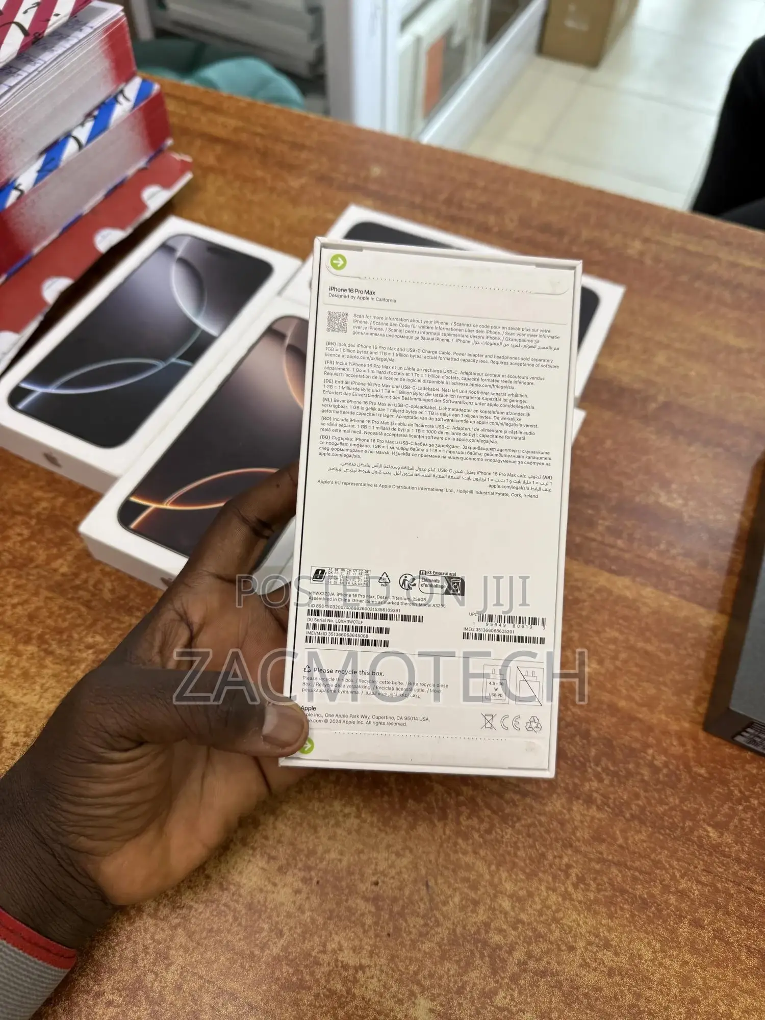 New Apple iPhone 16 Pro Max 256 GB Gold
