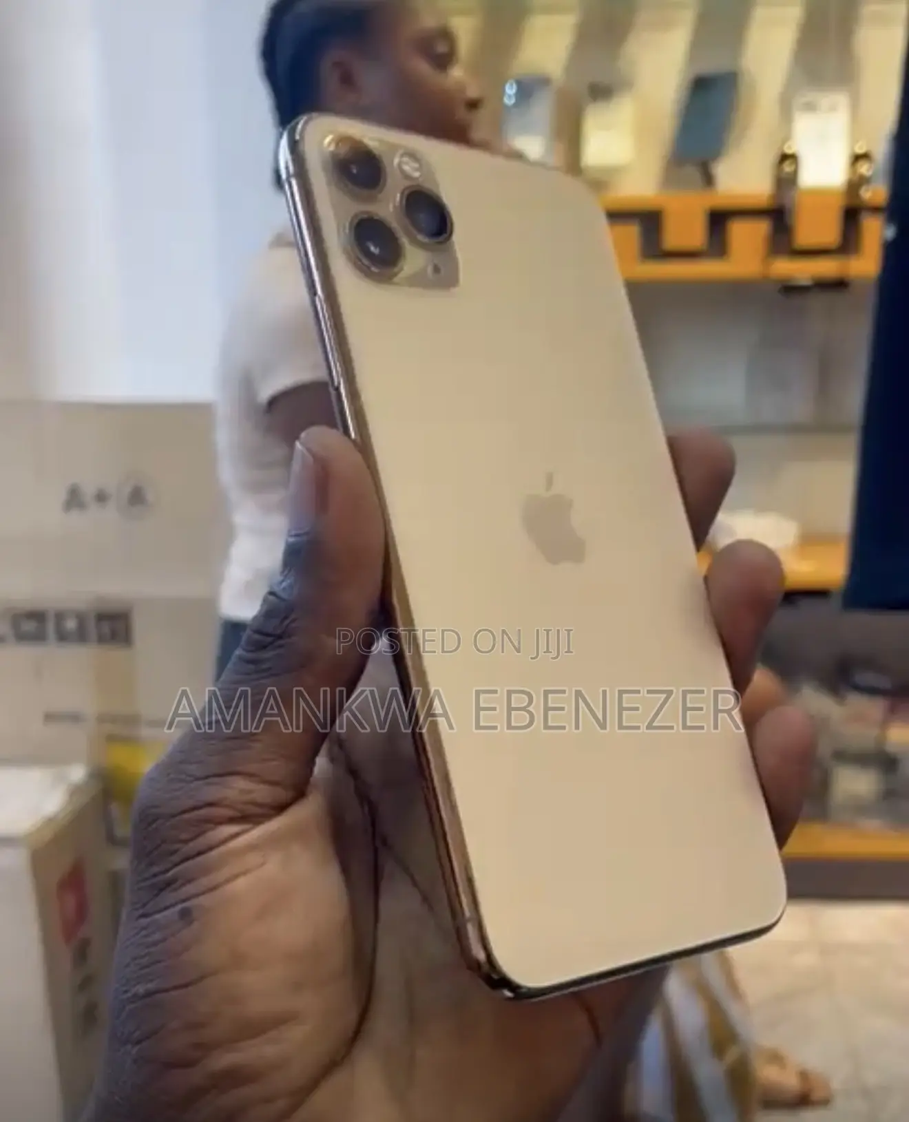 New Apple iPhone 11 Pro Max 64 GB Gold