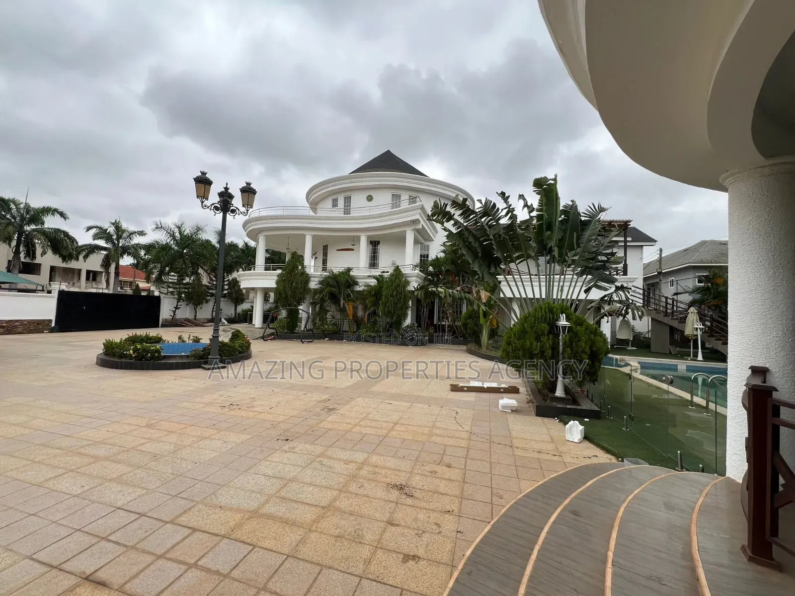 7bdrm House in East Legon for sale