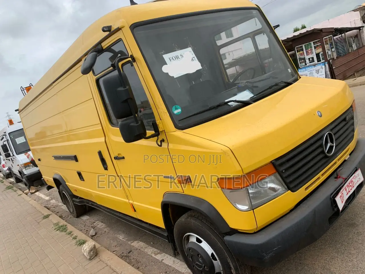 Mercedes-Benz T2 2001 Yellow