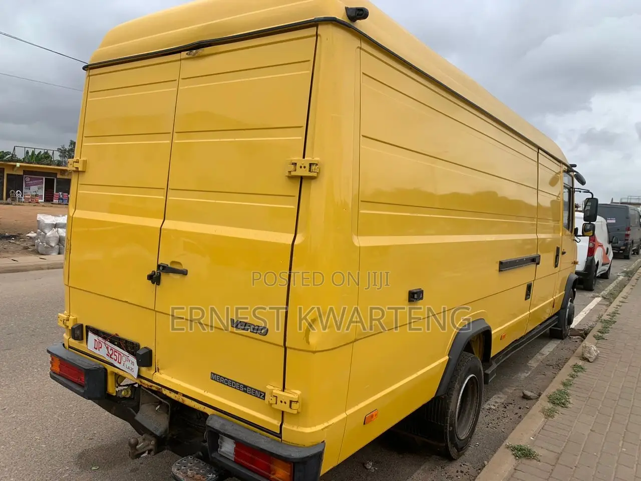 Mercedes-Benz T2 2001 Yellow