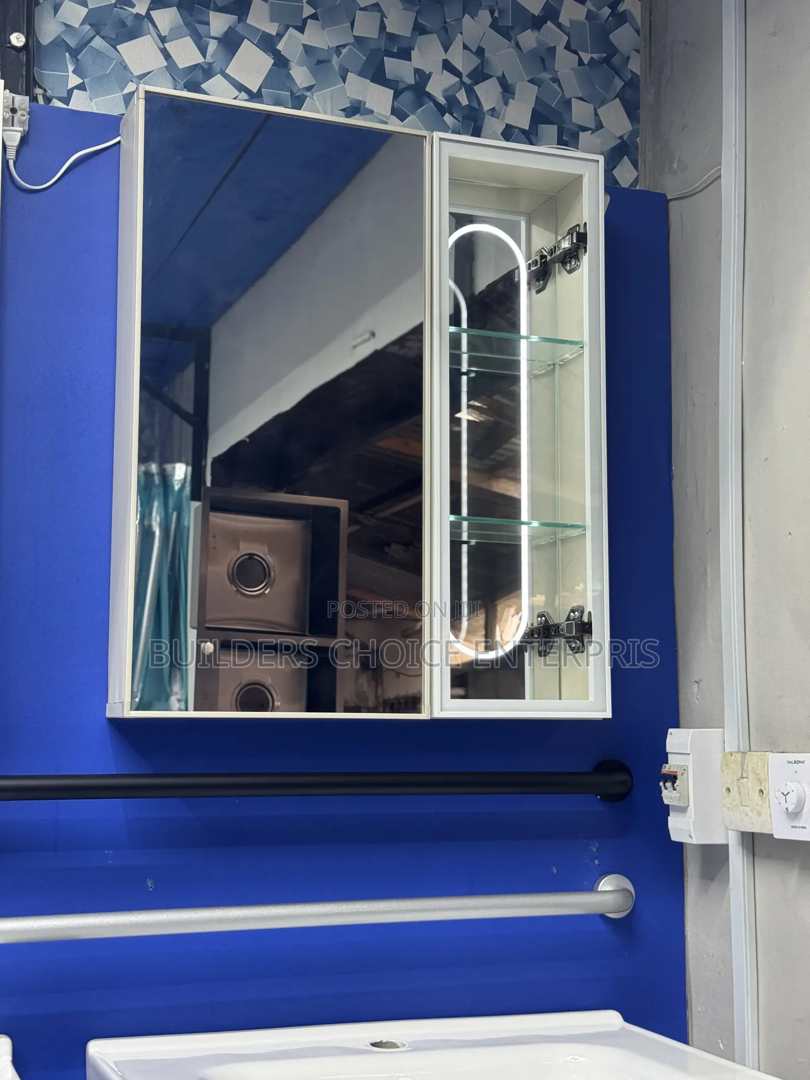 Cabinet Basin With Cabinet Mirror 60cmm