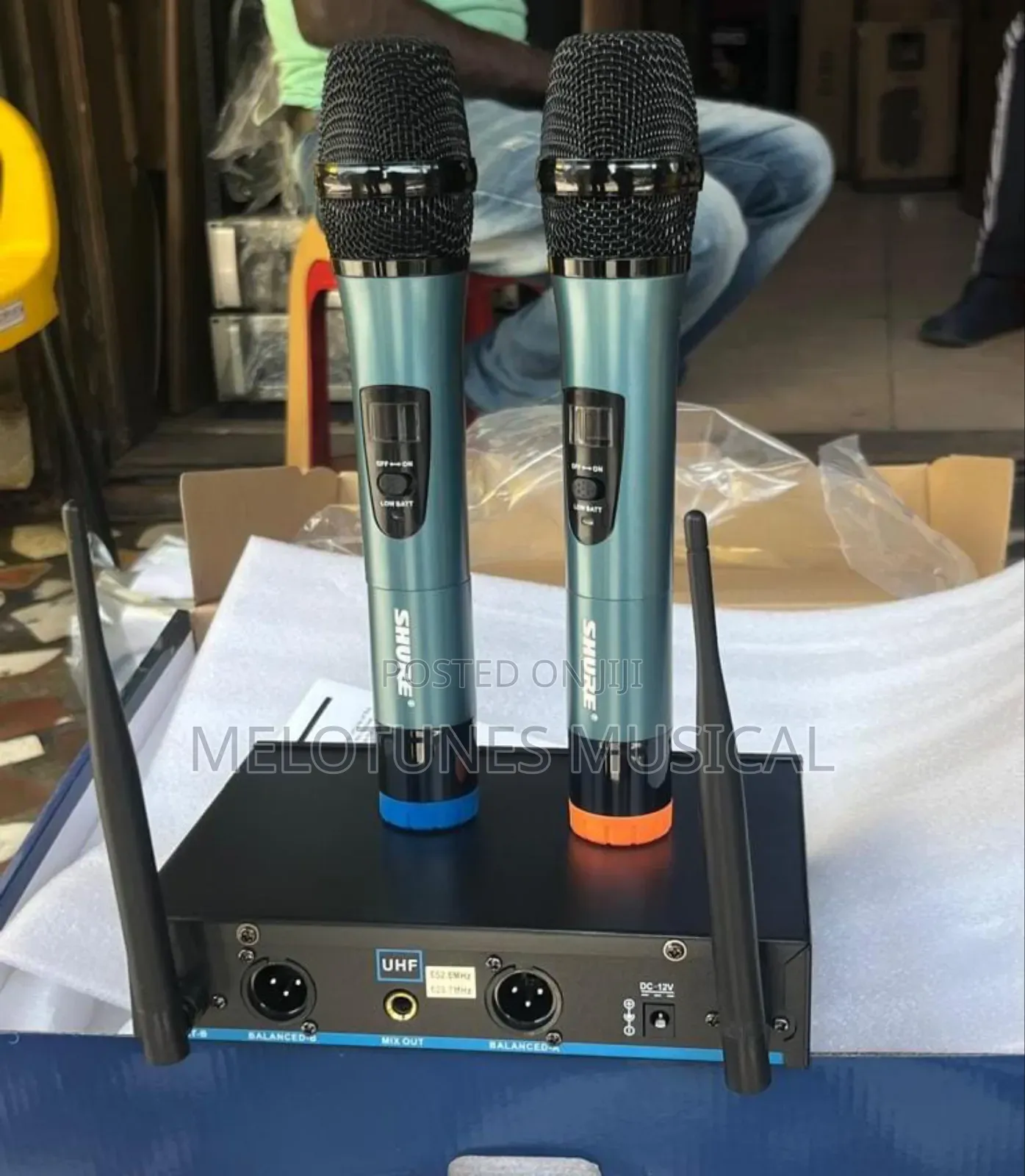 Shure Ut-282 Professional Wireless Microphone System(In Box)