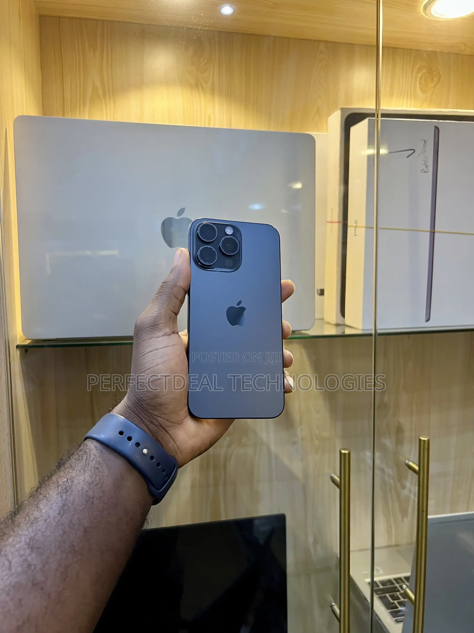 New Apple iPhone 15 Pro Max 256 GB Black
