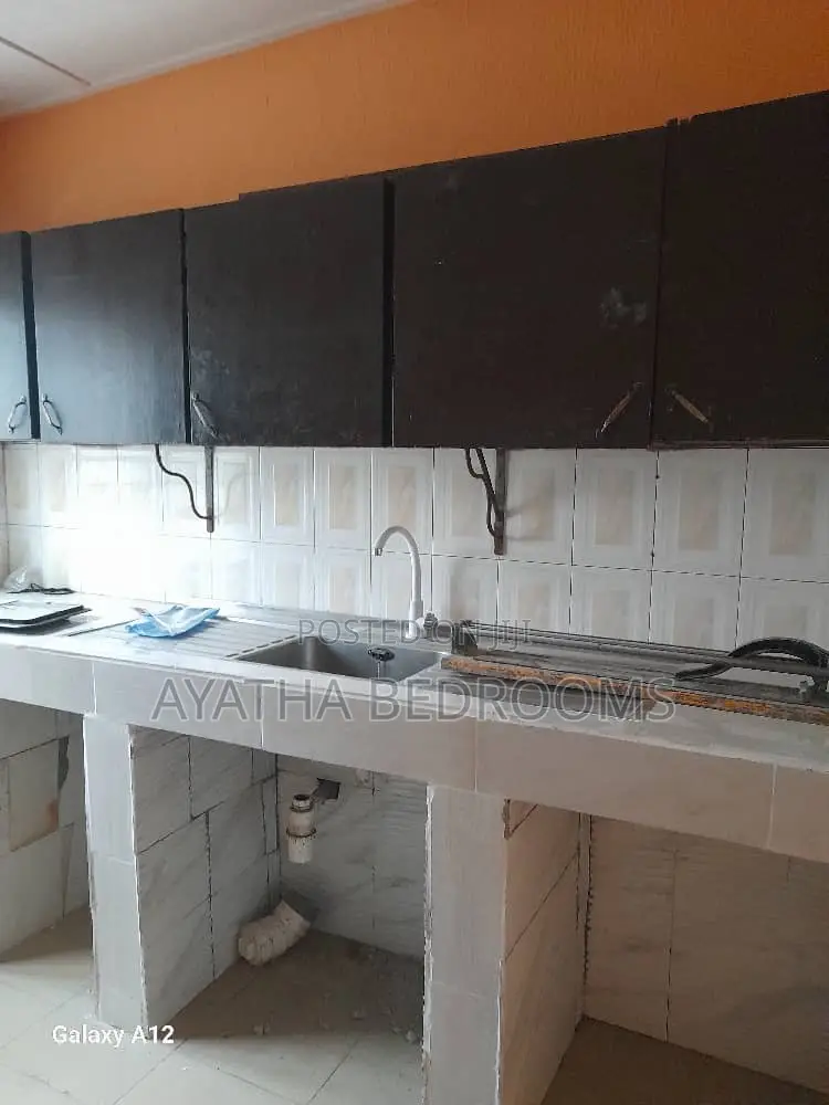 3bdrm Apartment in Ayathar Bedroom, New Town for rent
