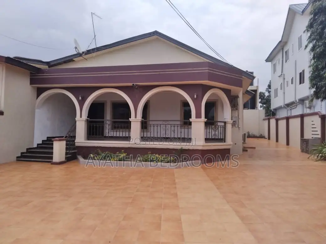 3bdrm House in Ayathar Bedroom, New Town for rent
