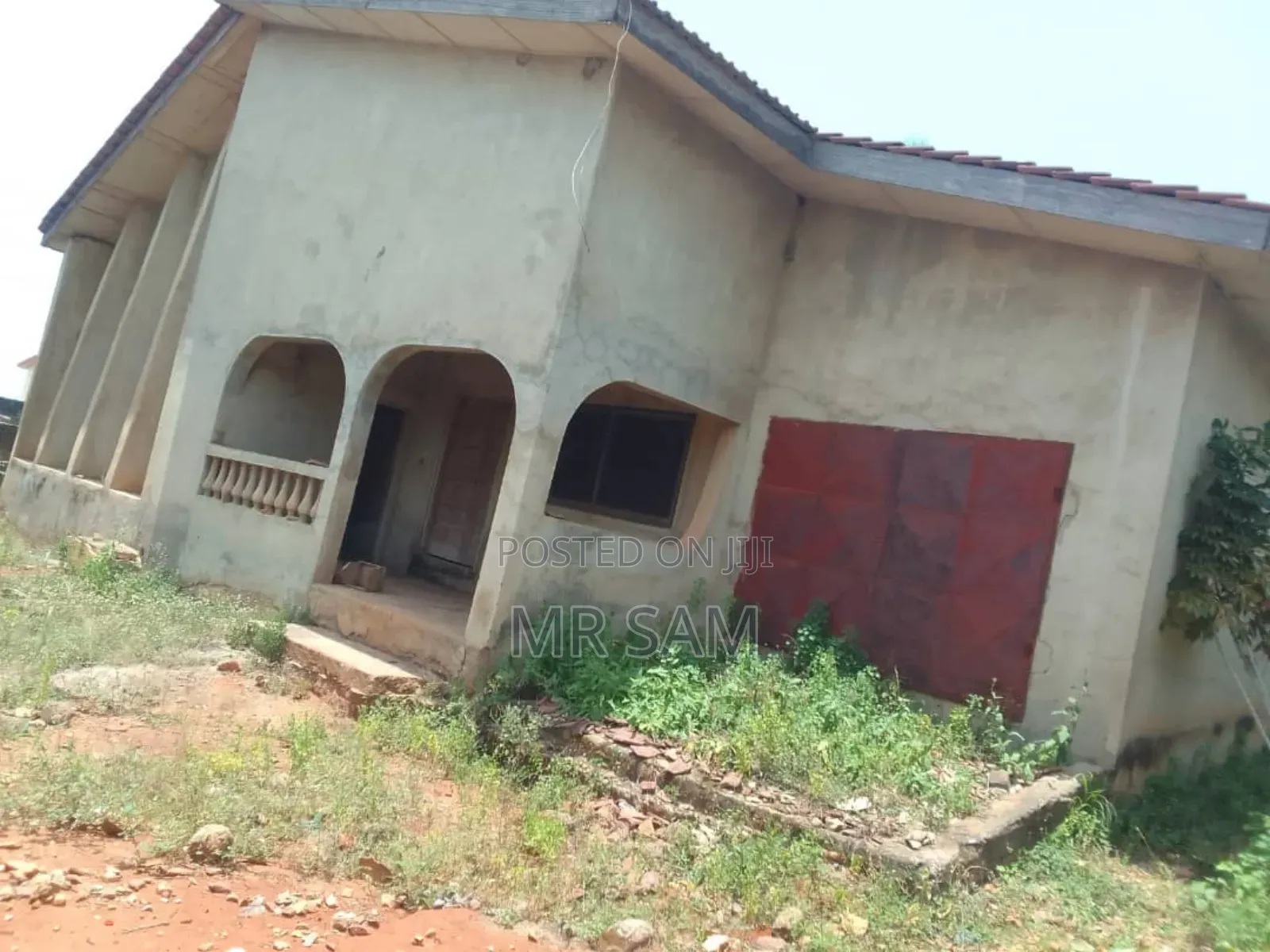 4bdrm House in Block Factory, West Hills Mall Area for sale