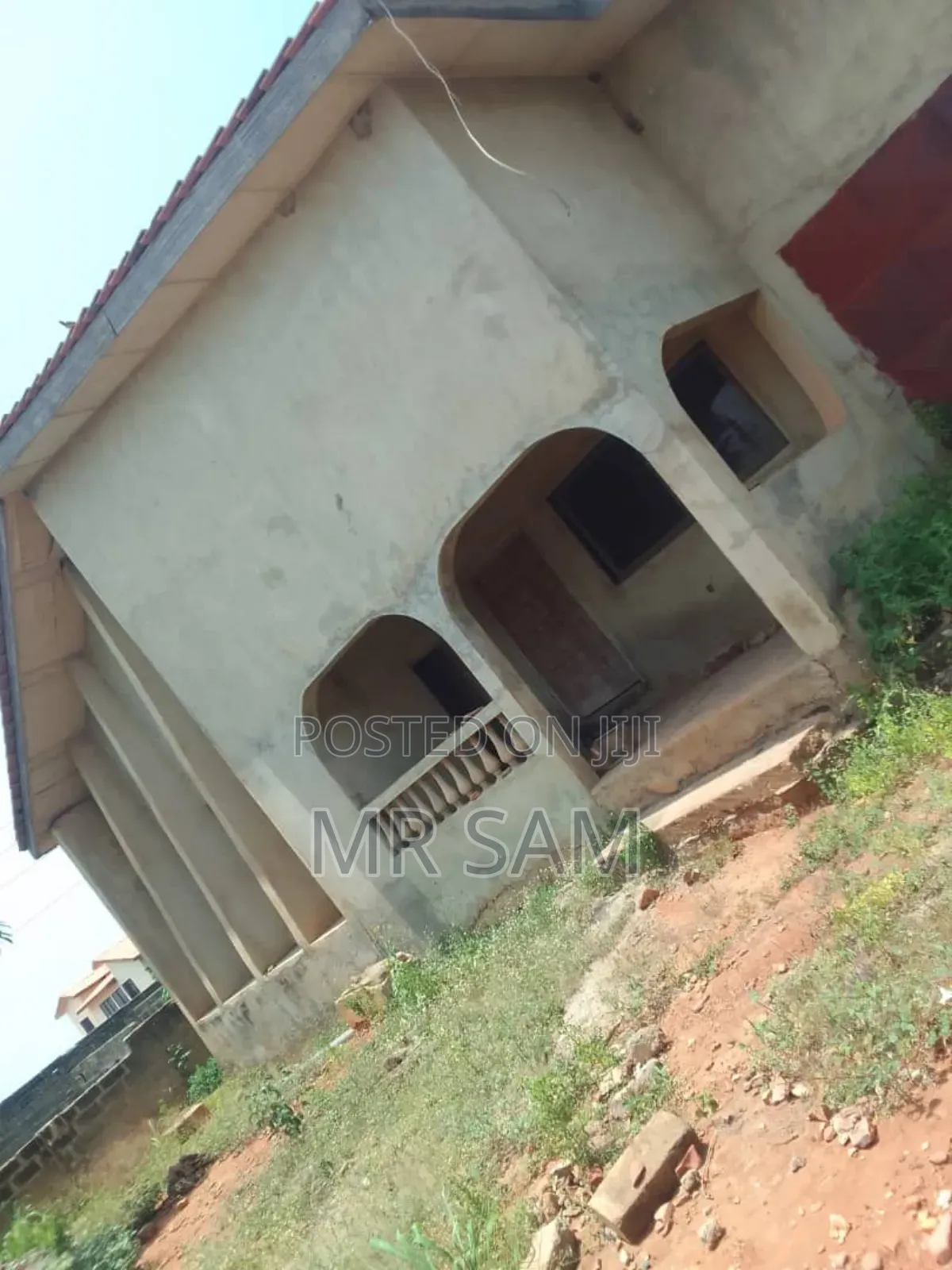4bdrm House in Block Factory, West Hills Mall Area for sale