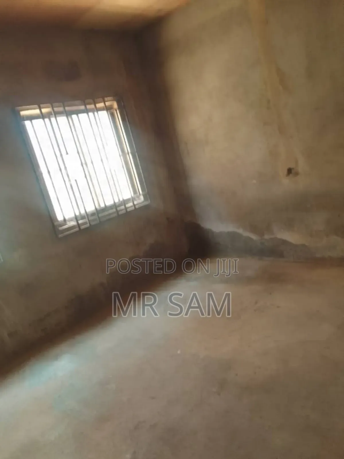 4bdrm House in Block Factory, West Hills Mall Area for sale