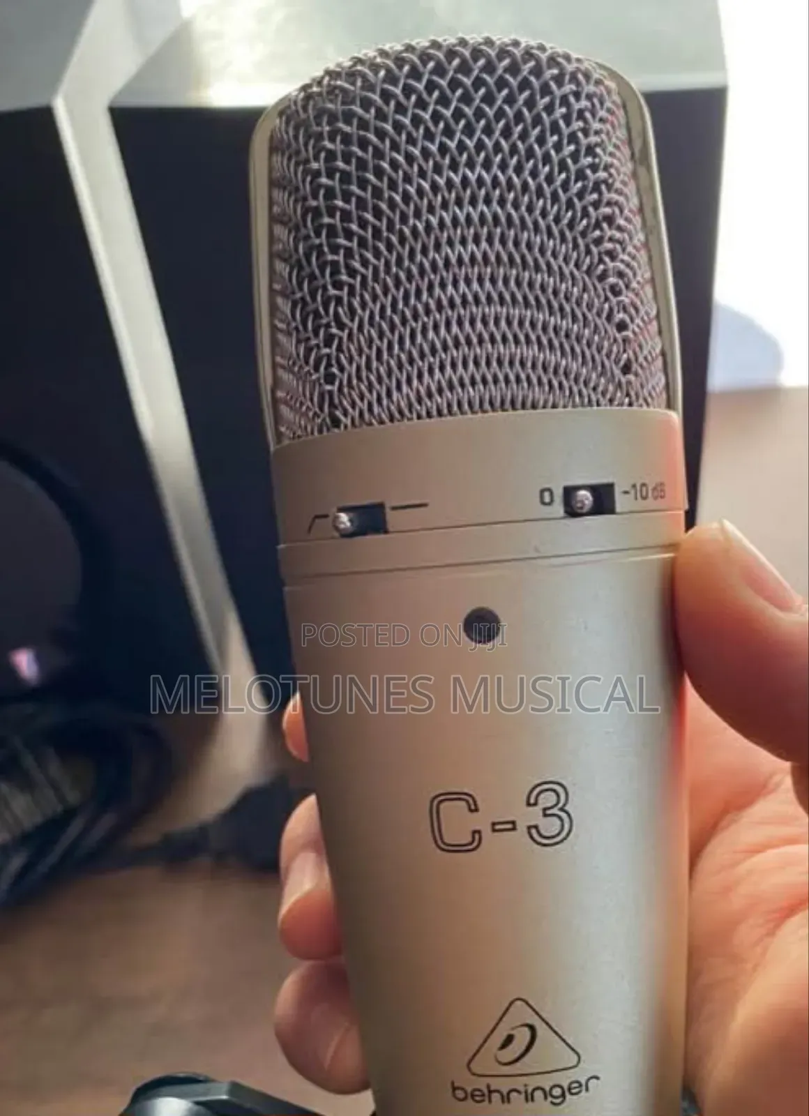 Behringer C-3 Dual-Diaphragm Studio Condenser Microphone
