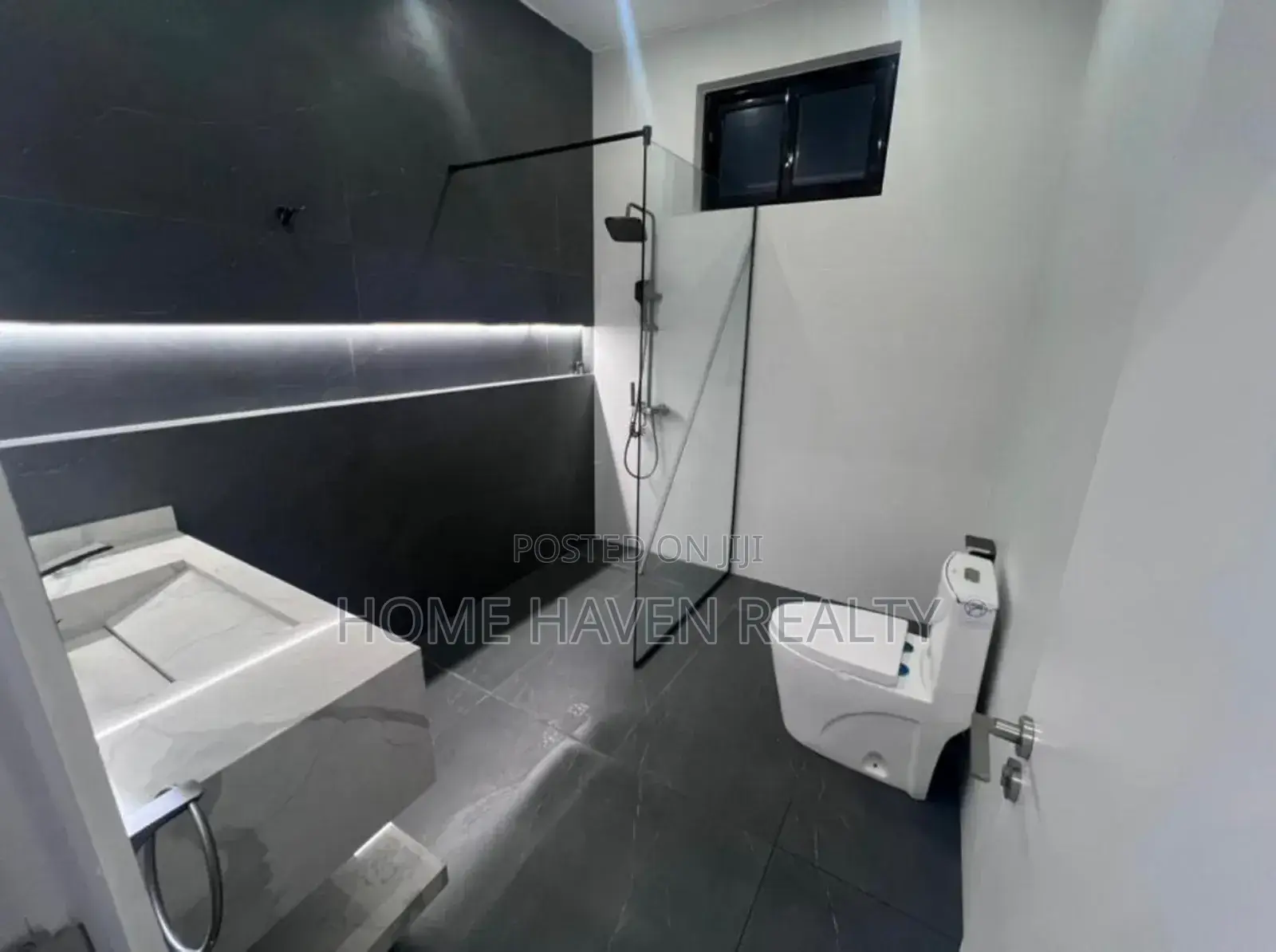 3bdrm House in Dzorwulu for sale