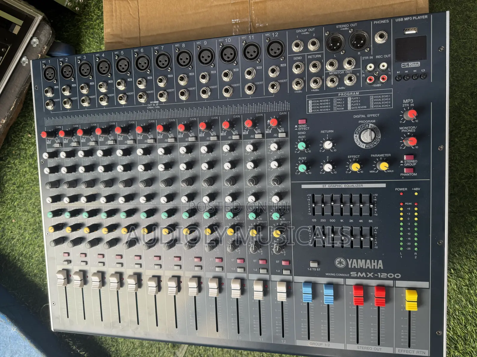 Yamaha SMX -12channel Raw Mixer