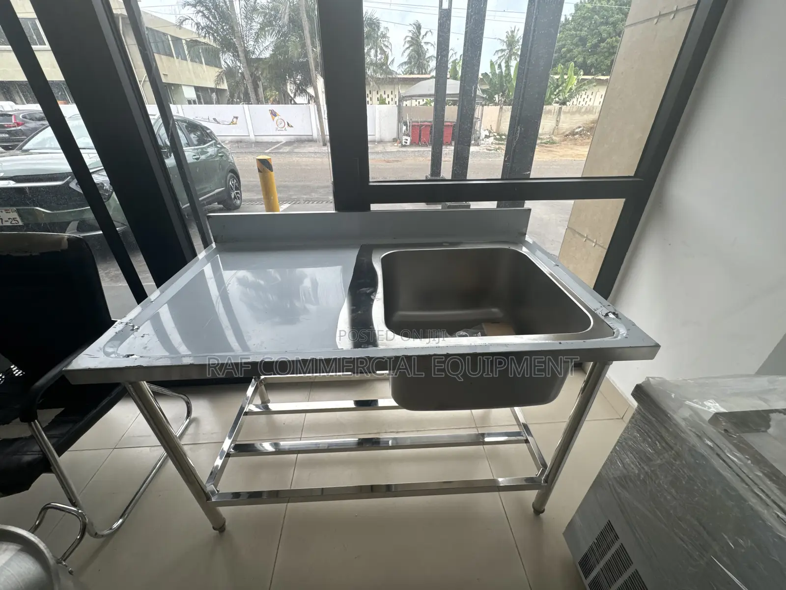 Commercial Single Sink With Side