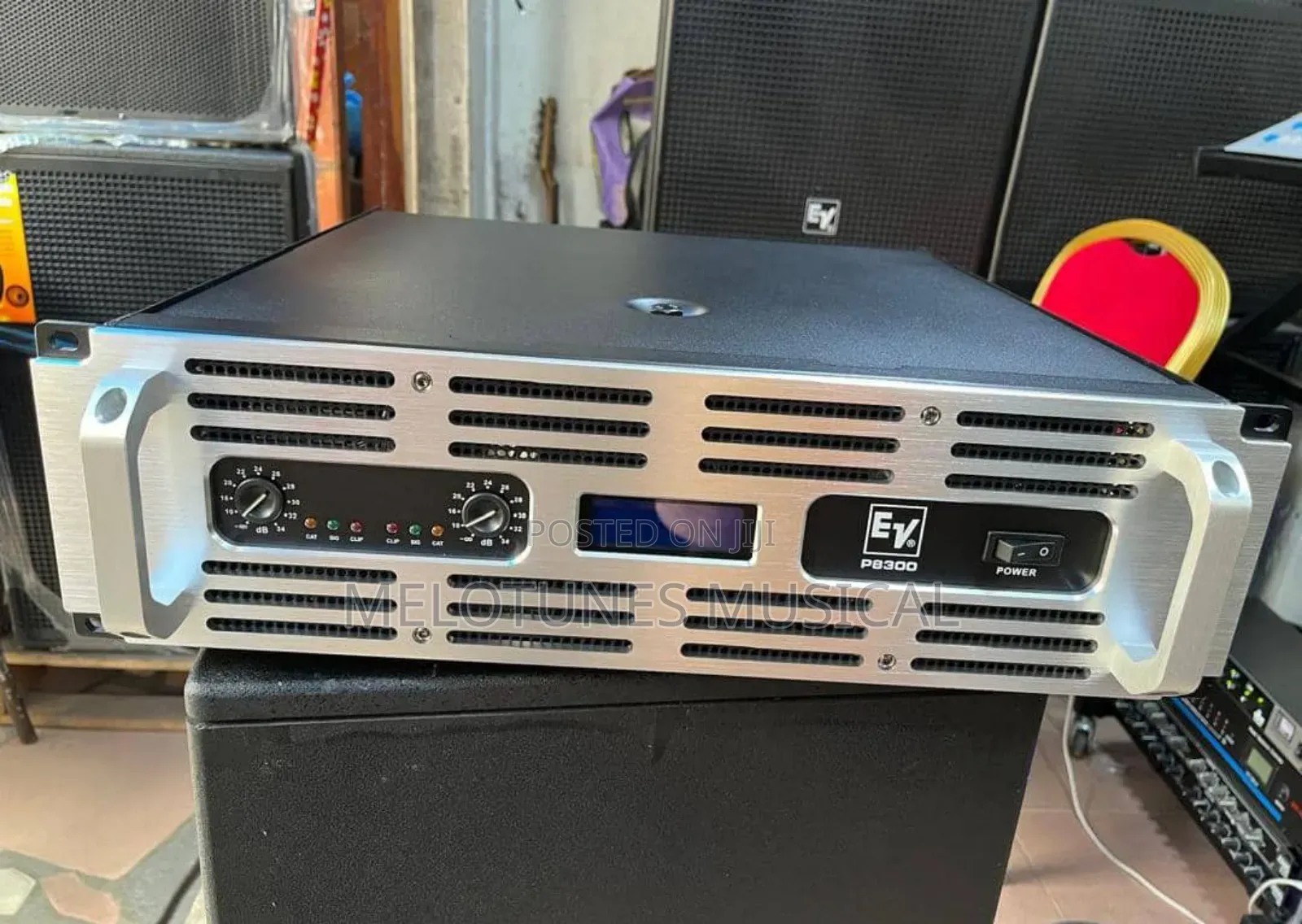 Ev P8300 Power Amplifier