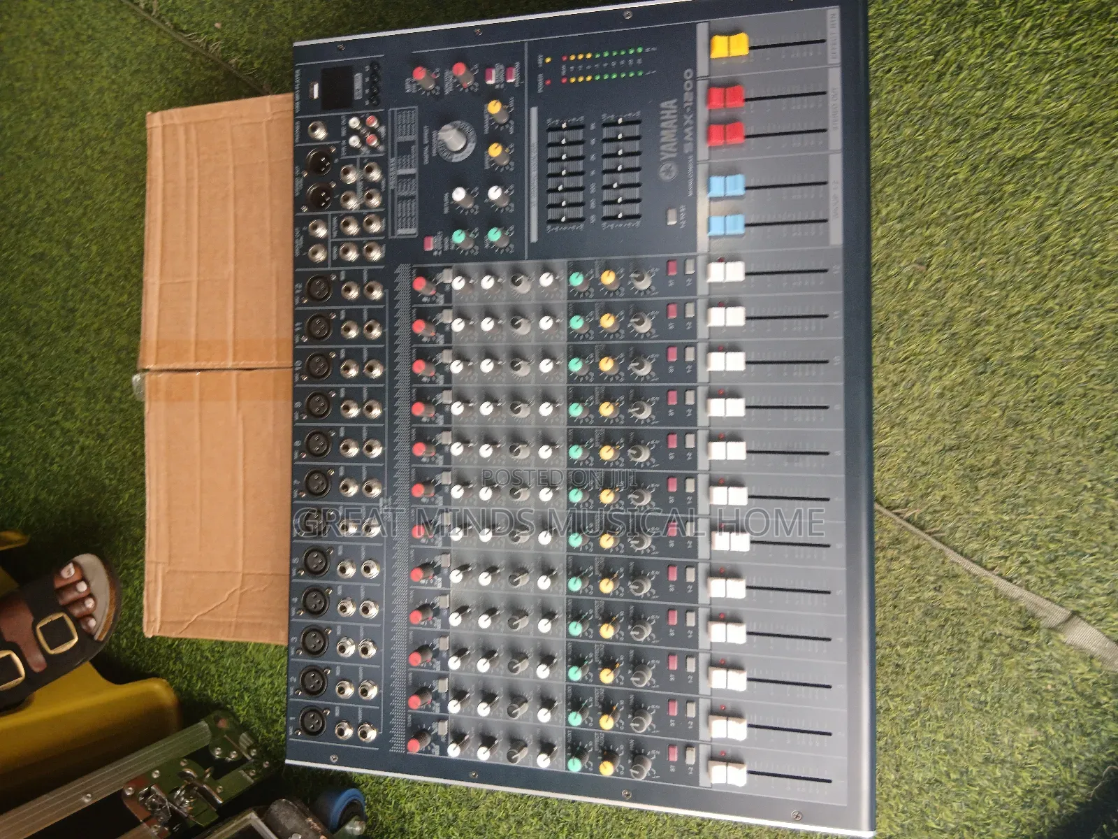 Yamaha SMX 1200 Raw Mixing Console