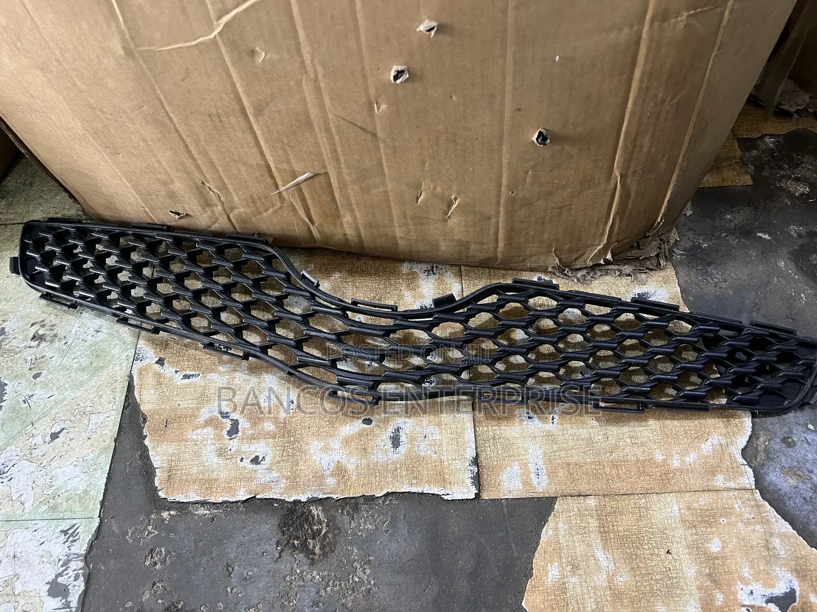 Toyota Vitz 2008-2011 Top Grille