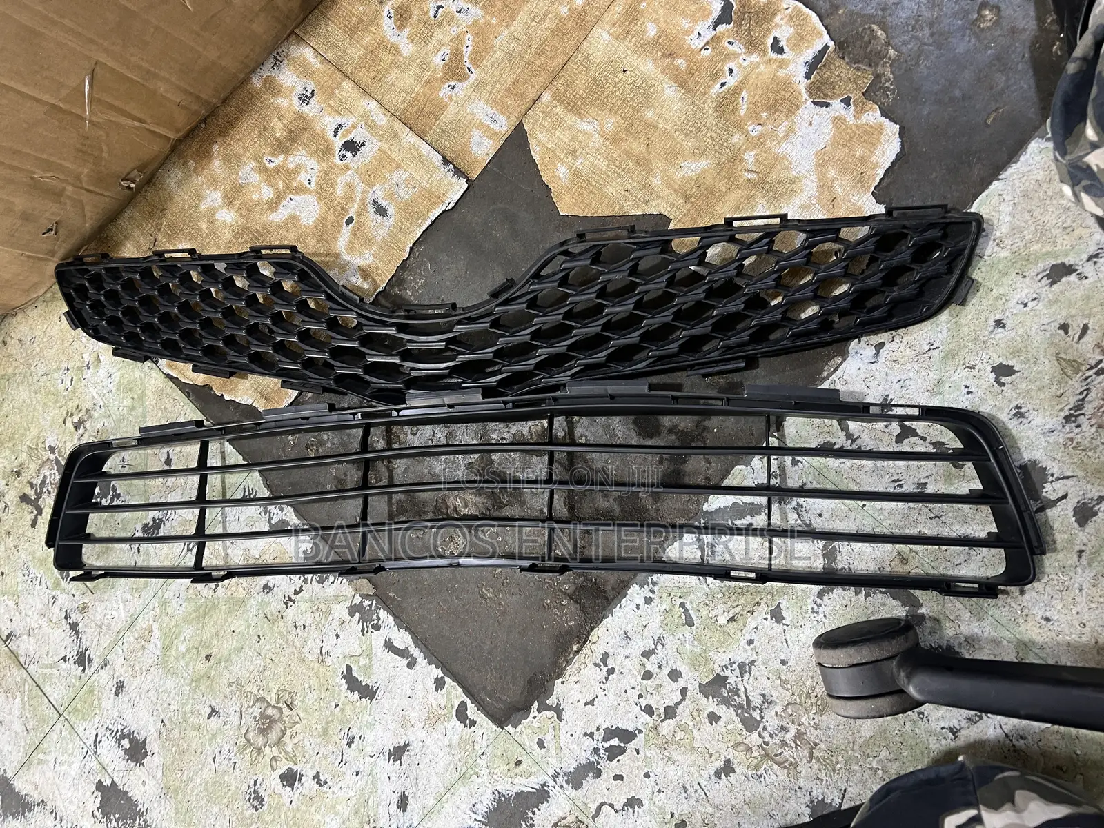 Toyota Vitz 2008-2011 Top Grille