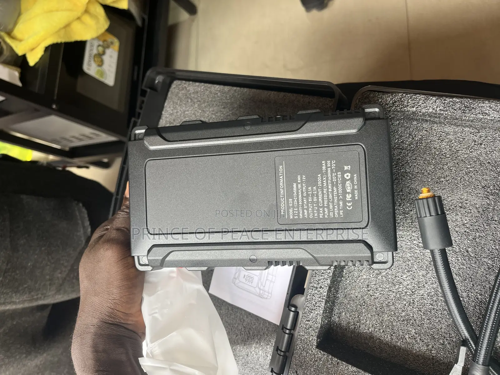 Toyota 12 / 19 Volts Battery Jump Starter and Tire Inflator