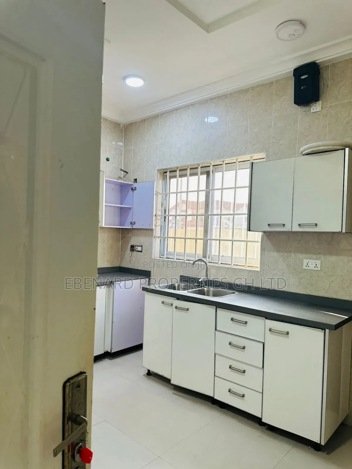 3bdrm House in Ebenard Properties, Tema Metropolitan for rent