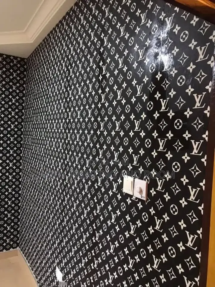 Professional and Experience Wallpaper Installer