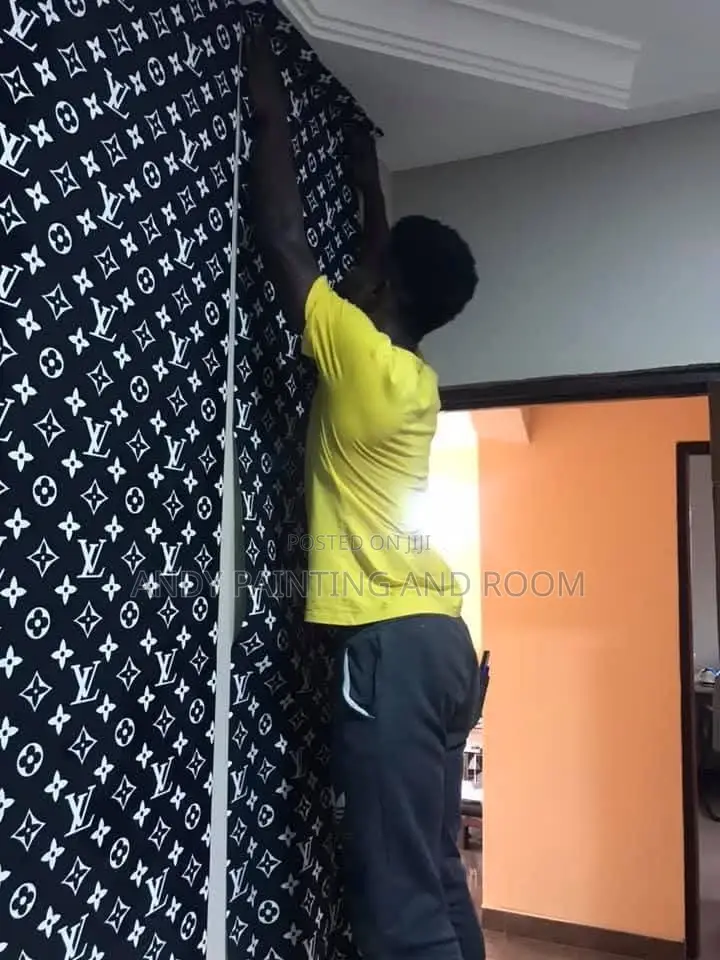 Professional and Experience Wallpaper Installer